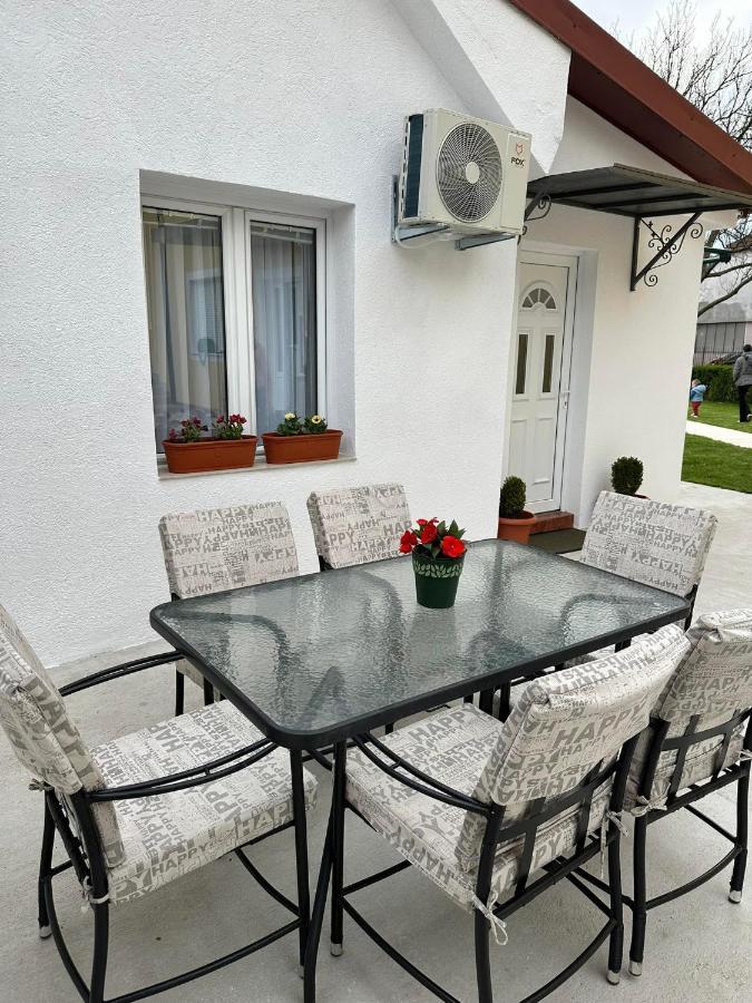 Apartmani Emily & Jully Nikšić Exterior foto